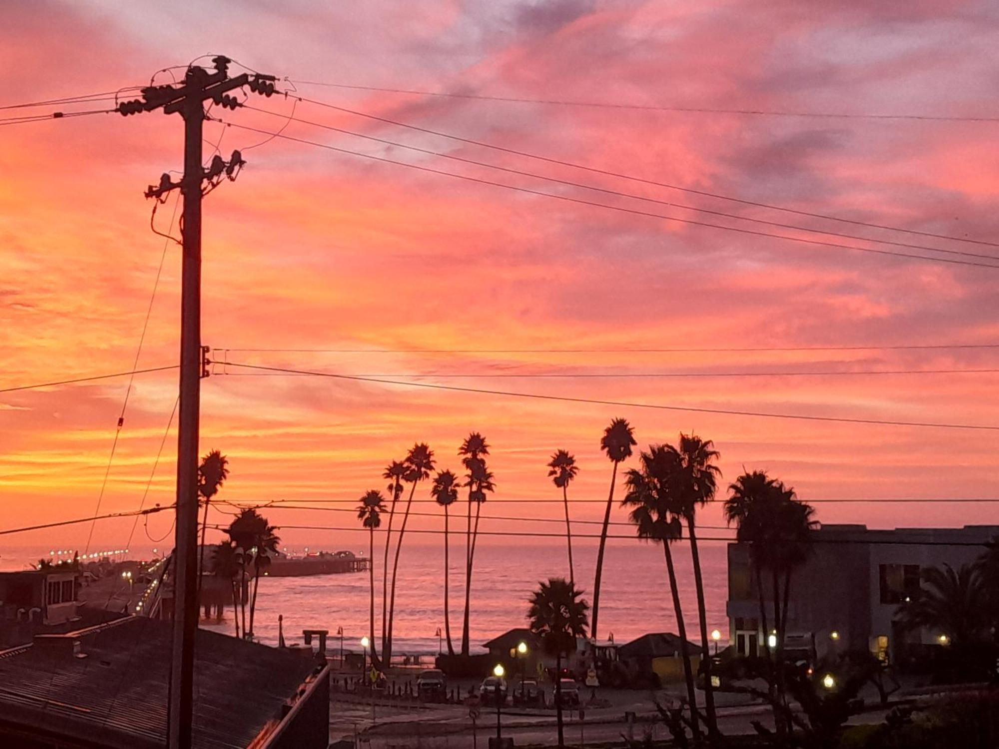 Howard Johnson By Wyndham Santa Cruz Beach Boardwalk Εξωτερικό φωτογραφία