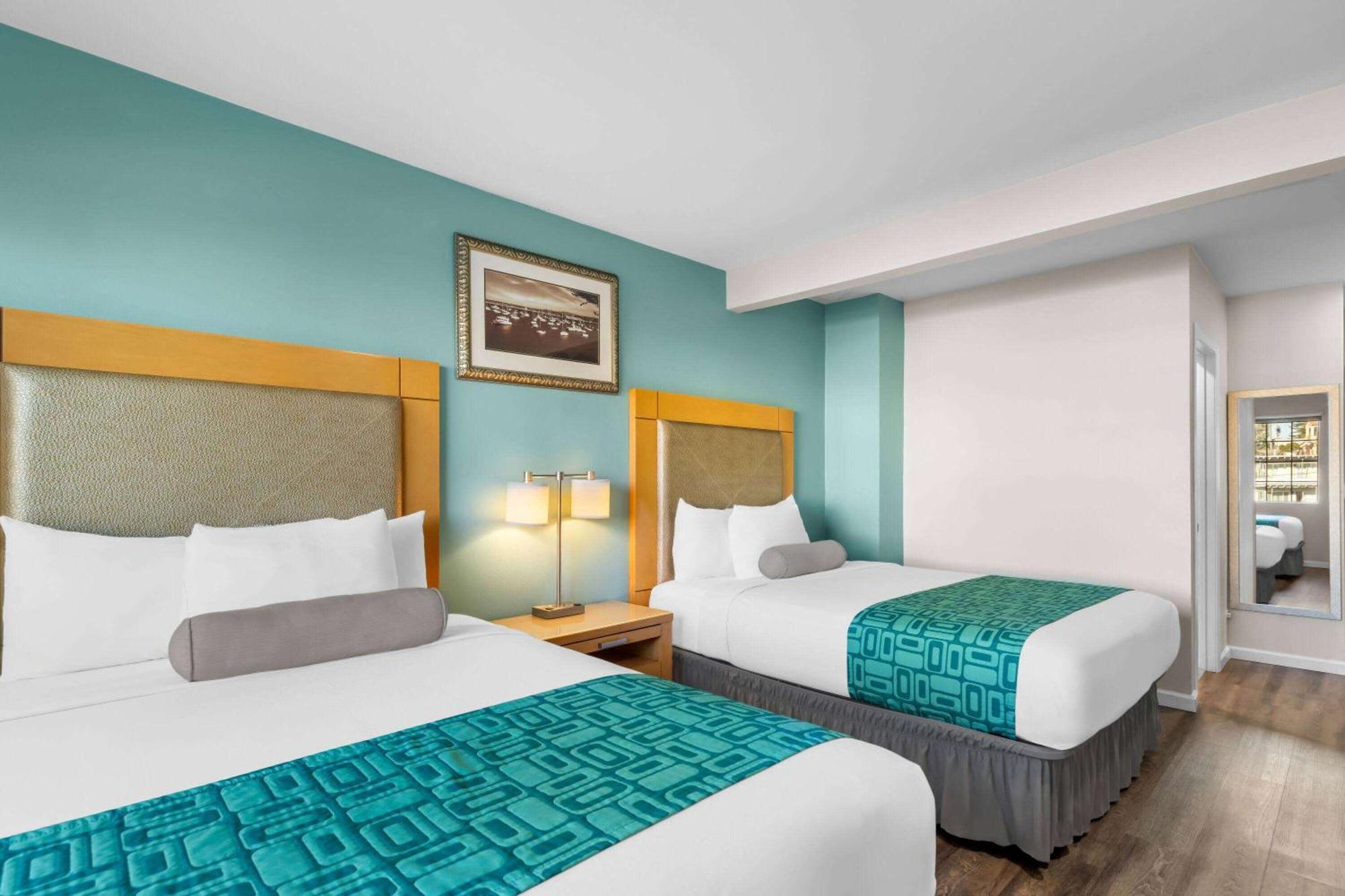 Howard Johnson By Wyndham Santa Cruz Beach Boardwalk Εξωτερικό φωτογραφία