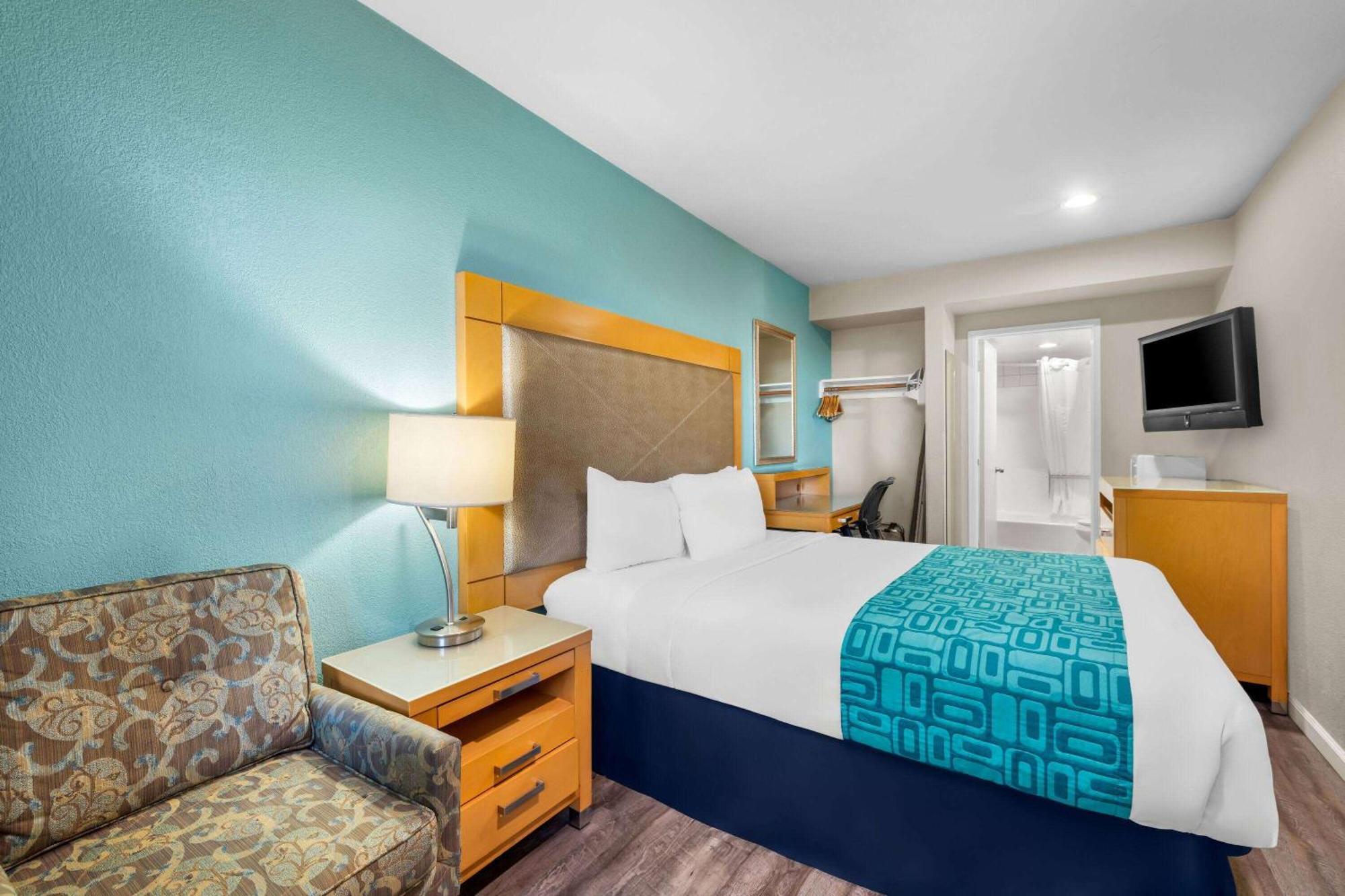 Howard Johnson By Wyndham Santa Cruz Beach Boardwalk Εξωτερικό φωτογραφία