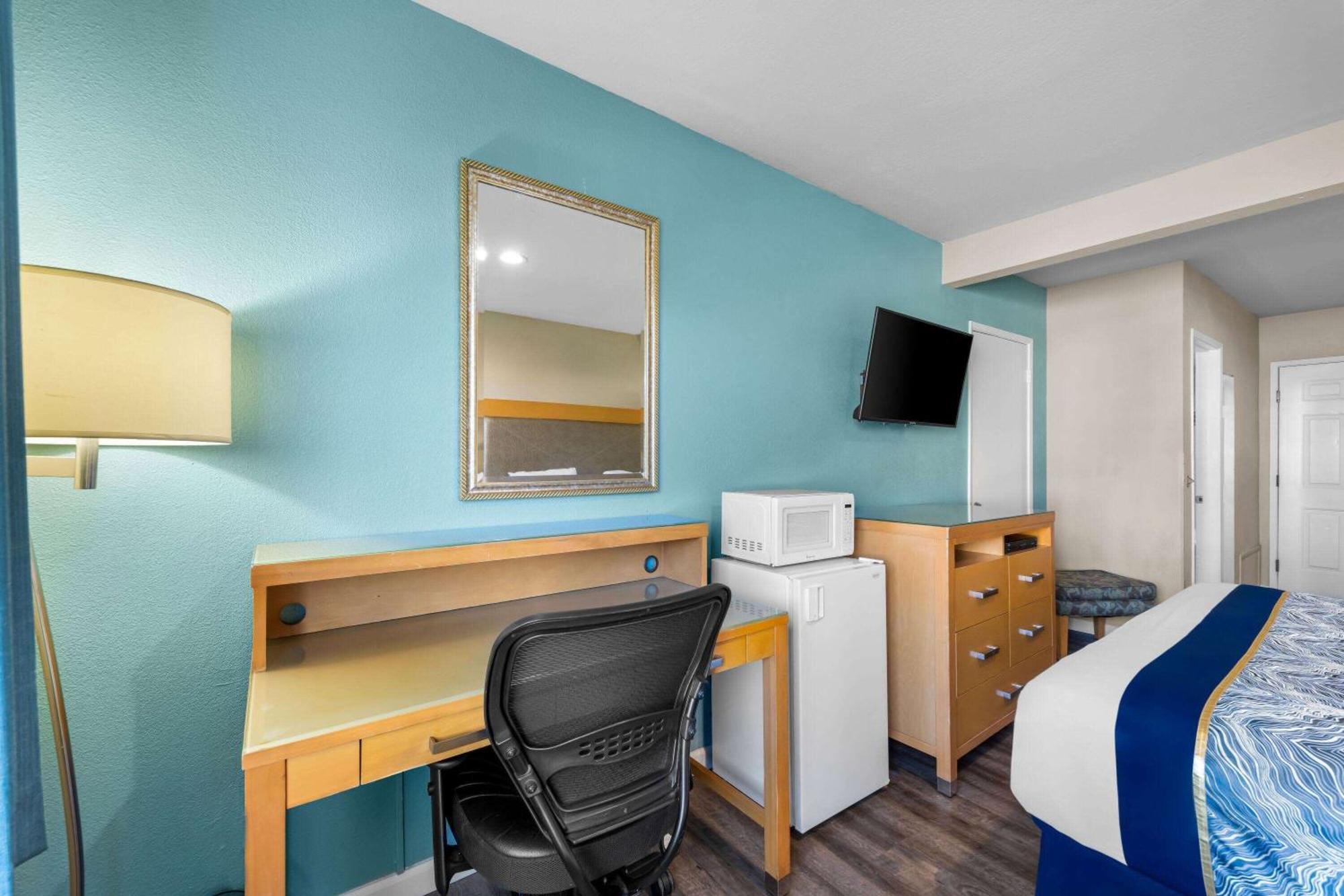Howard Johnson By Wyndham Santa Cruz Beach Boardwalk Εξωτερικό φωτογραφία