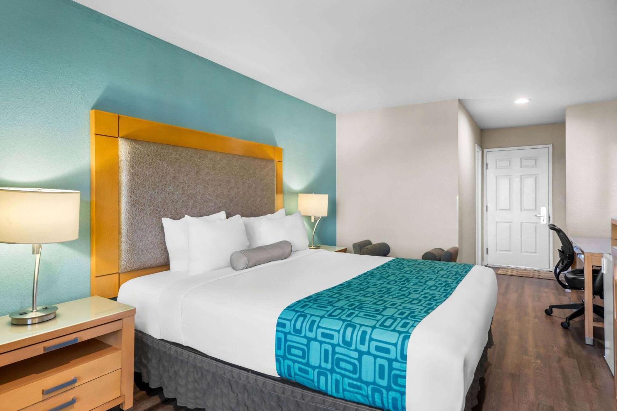 Howard Johnson By Wyndham Santa Cruz Beach Boardwalk Εξωτερικό φωτογραφία