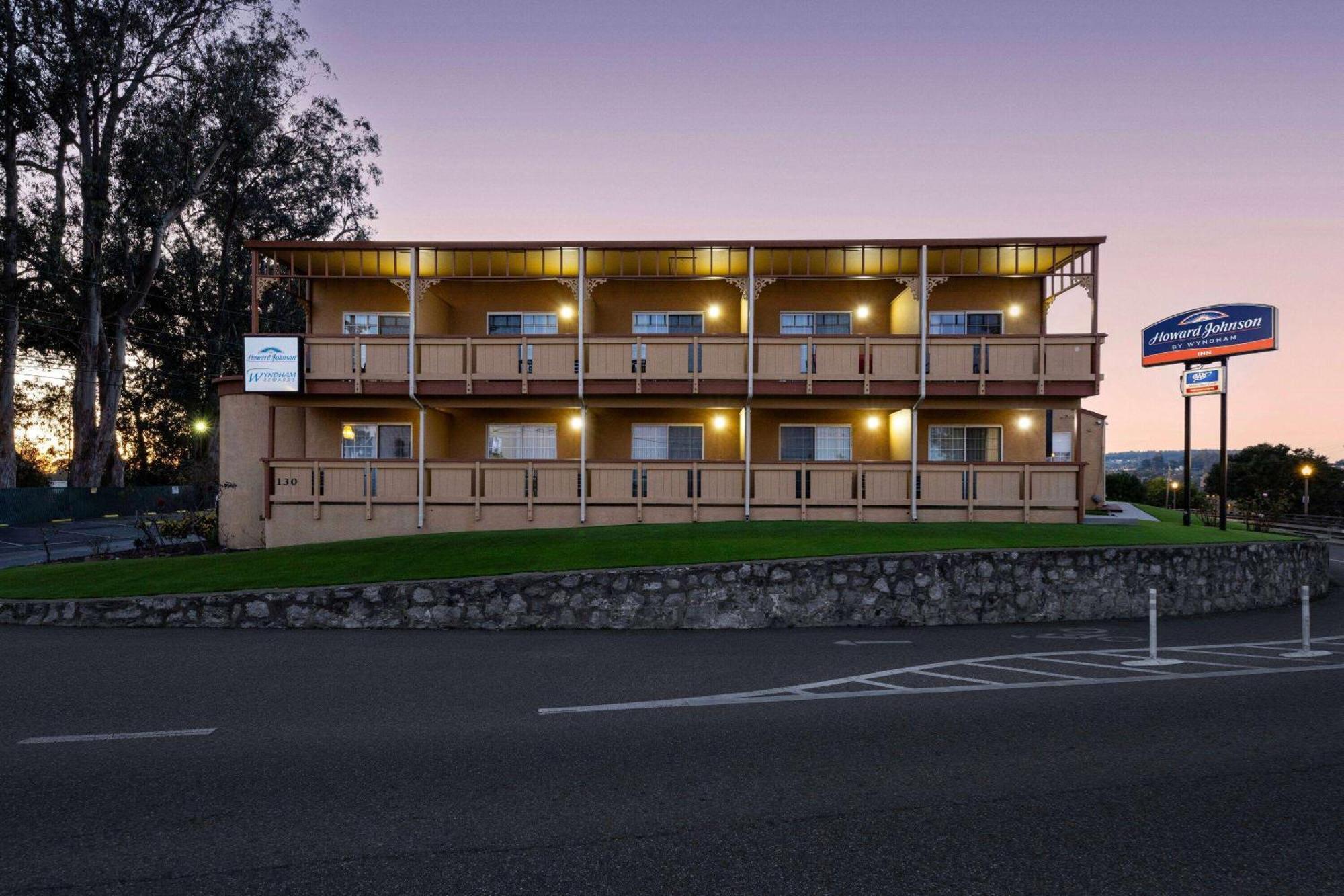 Howard Johnson By Wyndham Santa Cruz Beach Boardwalk Εξωτερικό φωτογραφία