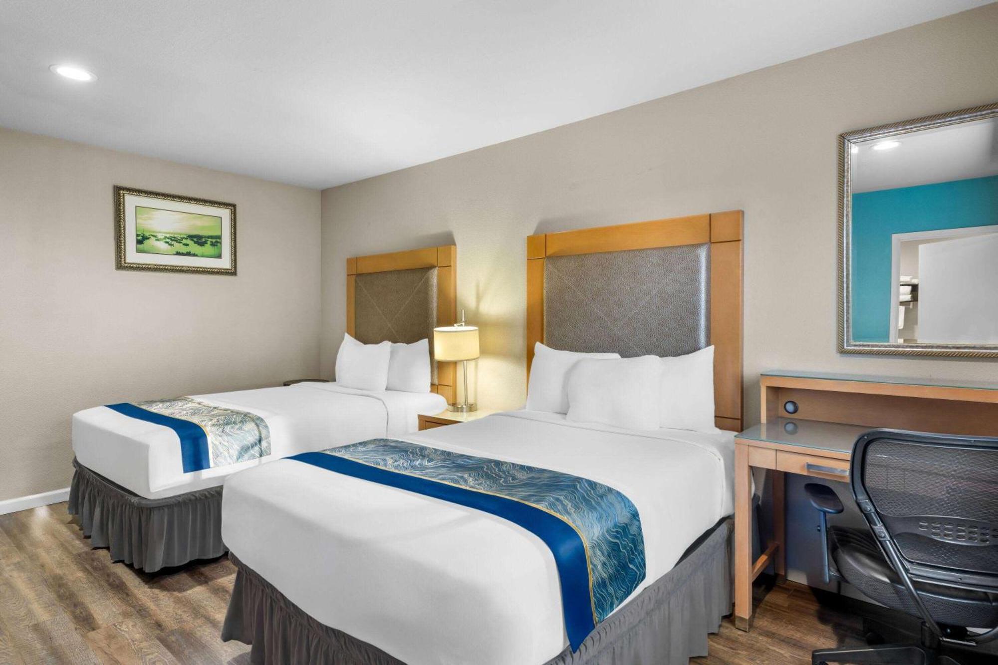 Howard Johnson By Wyndham Santa Cruz Beach Boardwalk Εξωτερικό φωτογραφία