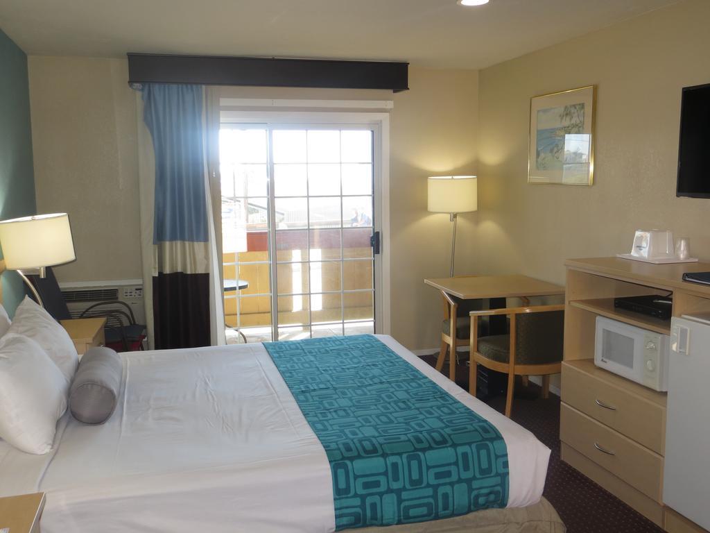 Howard Johnson By Wyndham Santa Cruz Beach Boardwalk Εξωτερικό φωτογραφία