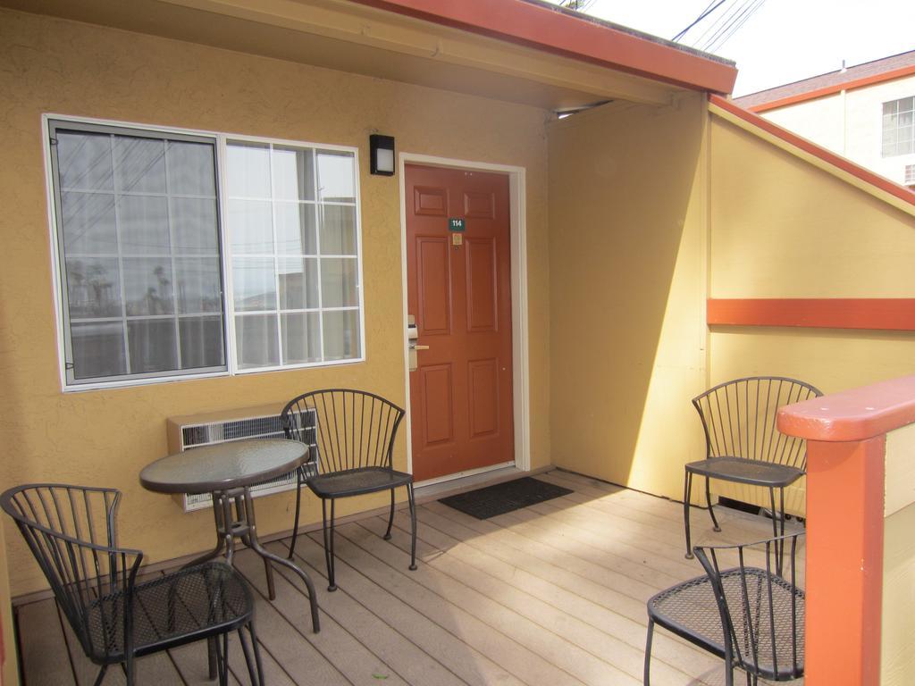 Howard Johnson By Wyndham Santa Cruz Beach Boardwalk Εξωτερικό φωτογραφία