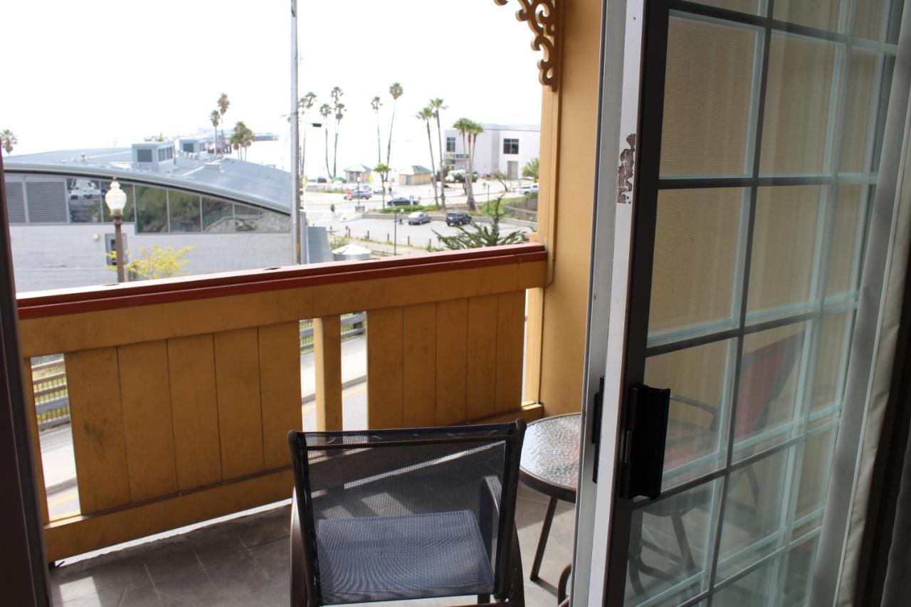Howard Johnson By Wyndham Santa Cruz Beach Boardwalk Εξωτερικό φωτογραφία